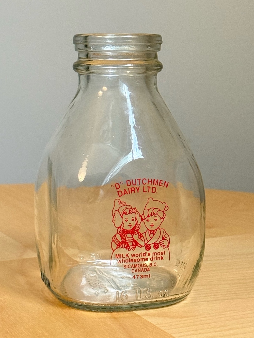 Dutchmen Dairy LTD Canada Vintage Square 473ml Glass Milk Bottle